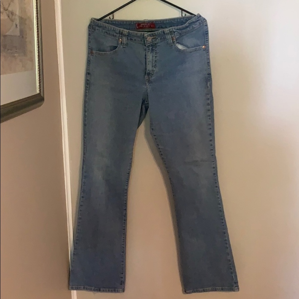 Levi’s nouveau low boot cut stretch 525 jeans
